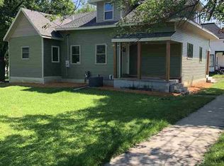 405 Hoosac St E, Waterville, MN 56096