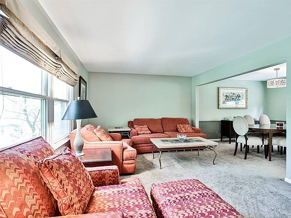 5th image of 1250 Forest Ct
