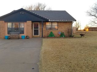 302 1st St, Kremlin, OK 73753