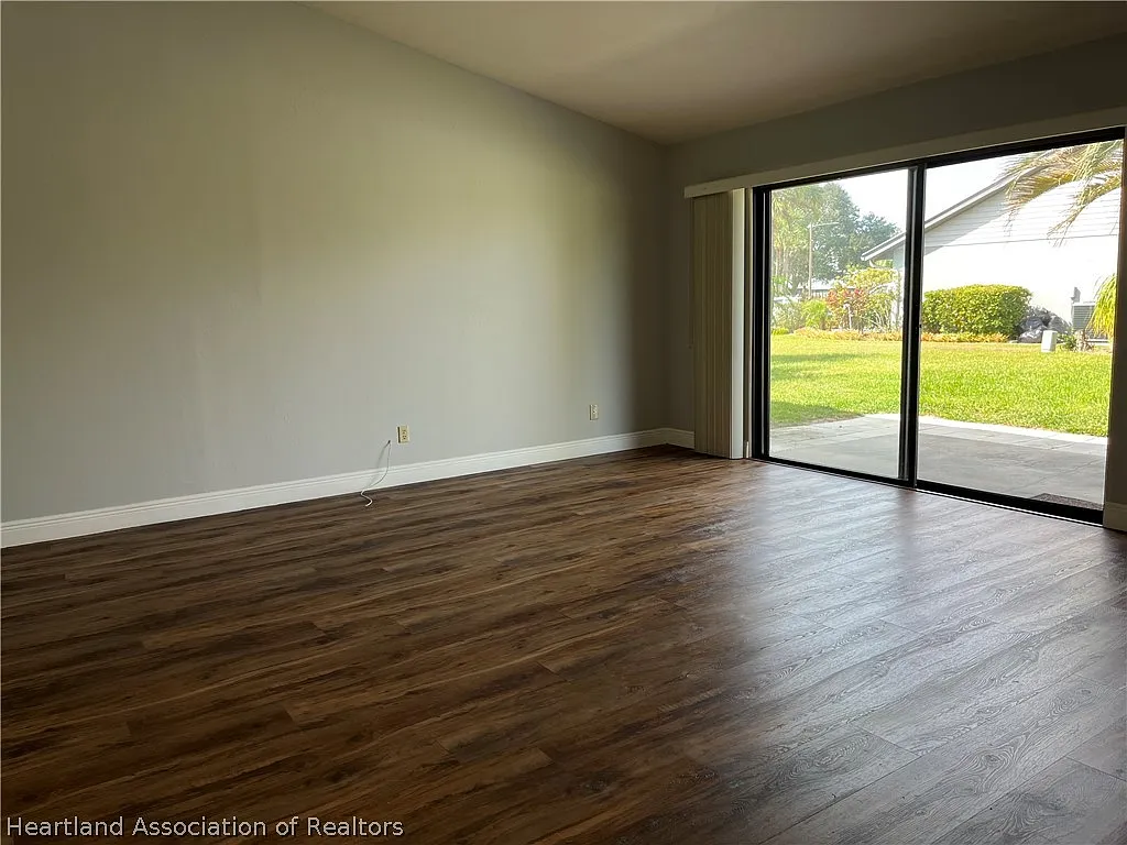 2 bed, 2.0 bath, 1355 sqft, $1,500 — Photo 2