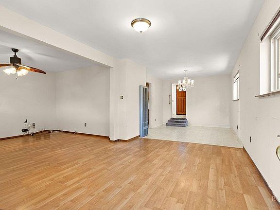3rd image of 1126 Wanda Street