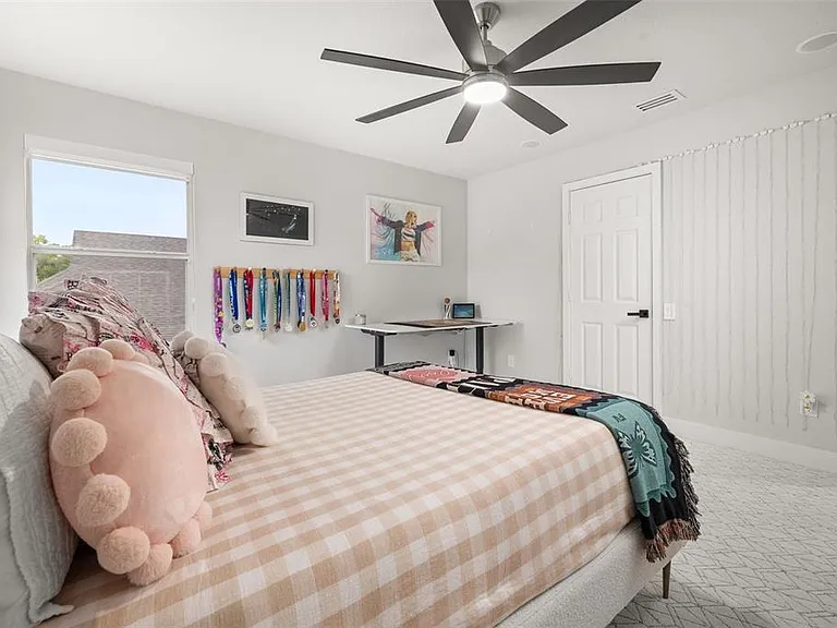 663 Charrice Pl — Photo 32