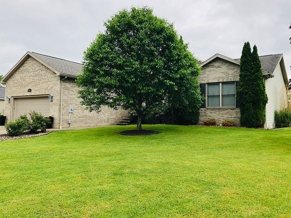 1st image of 105 Fair Oaks Dr
