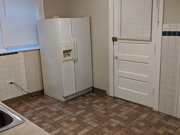 5th image of 1304 N Pine Ave #1