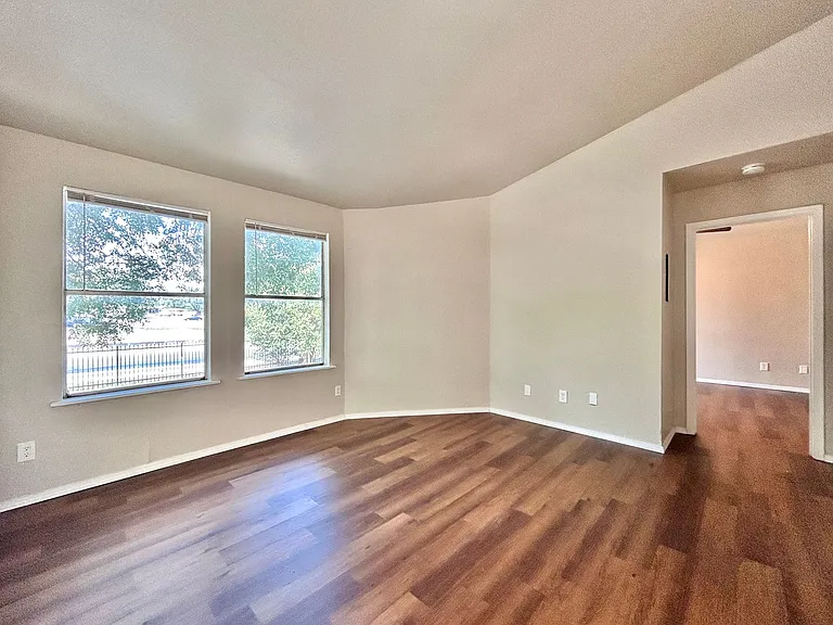 7111 E Highway 290 #D — Photo 3