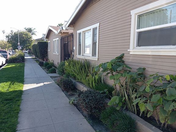 2nd image of 371 Walnut Ave #371