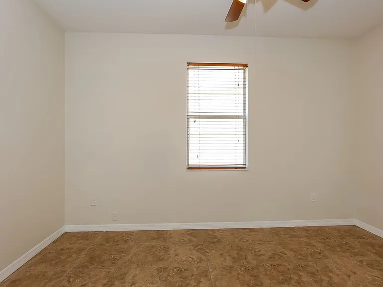 9322 Zincoe Ln — Photo 10