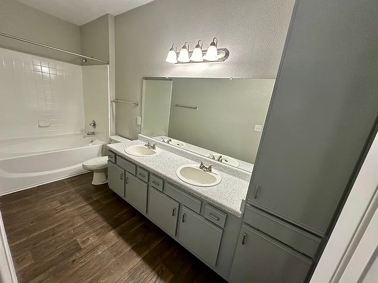 Lodge at West Oaks — Photo 92