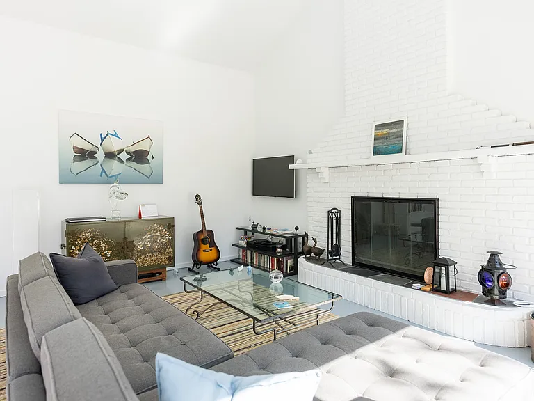 34 Runnymeade Dr — Photo 7