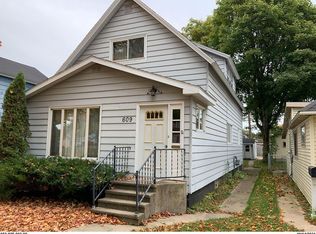 609 Wisconsin Ave, Gladstone, MI 49837