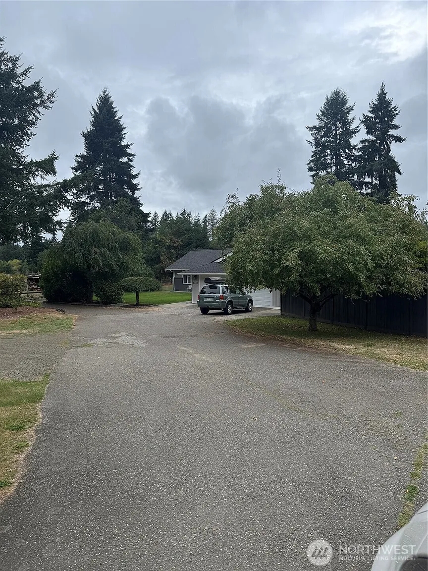 8440 mullen Road SE photo 1