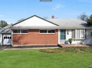 12 Prescott Rd, Ho Ho Kus, NJ 07423