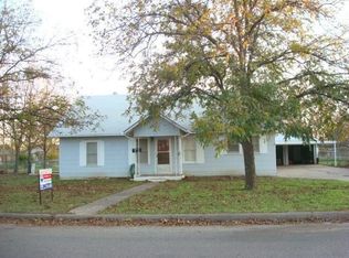 1009 W Oak St, Olney, TX 76374