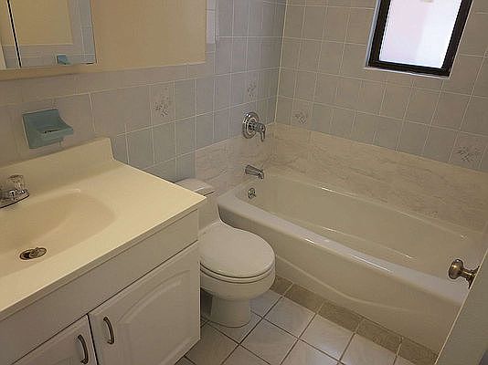 5th image of 608 E 57th St #1