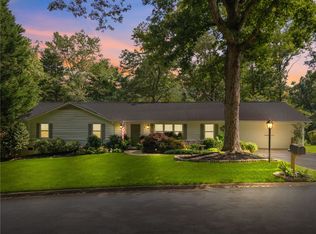 8 Eastwood Dr, Taylors, SC 29687