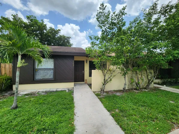 3766 Mil Pond Court, Greenacres, FL 33463