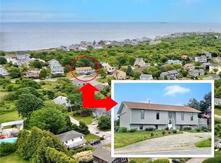 30 White Swan Dr, Narragansett, RI 02882