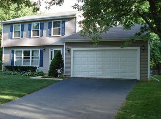 80 Foxcroft Rd, Naperville, IL 60565