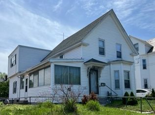 28 C St, Lowell, MA 01851