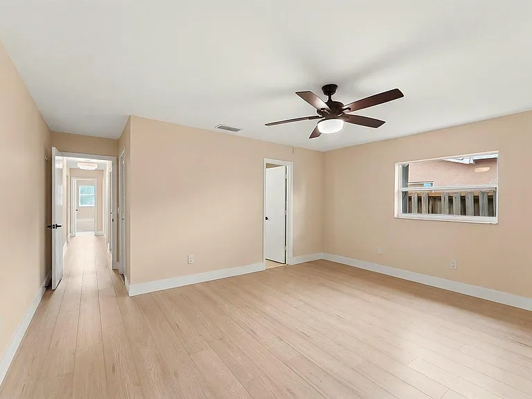 22267 SW 57th Ave — Photo 14