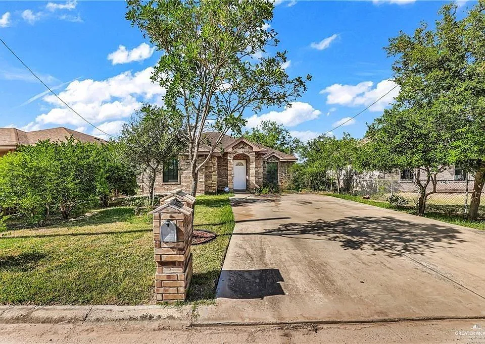 2037 Diaz Ave