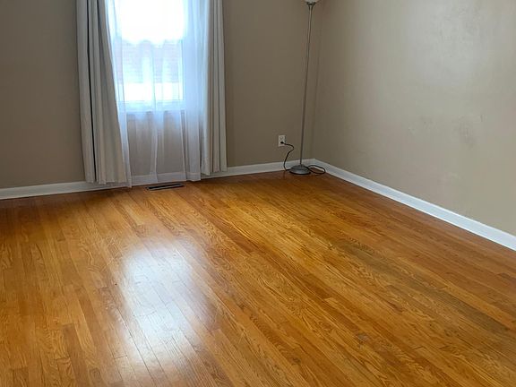 2nd image of 3066 Regent St