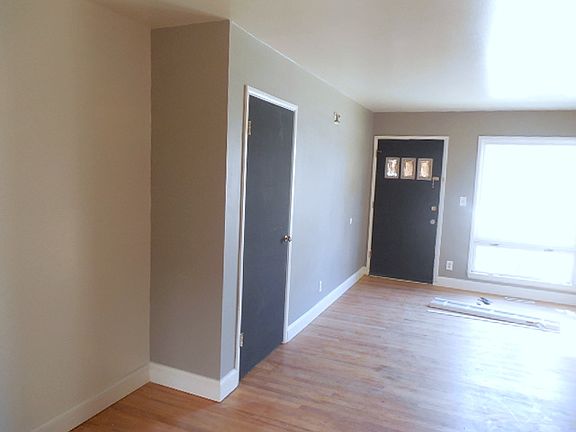 3rd image of 2221 2nd Ave N #1