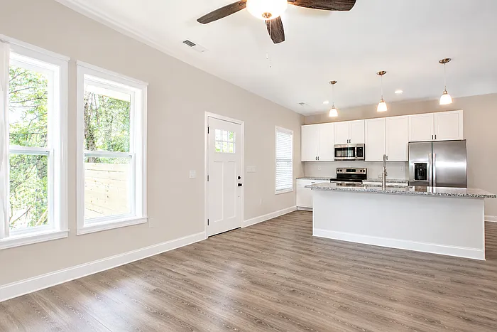 17 Woodland Ter — Photo 2