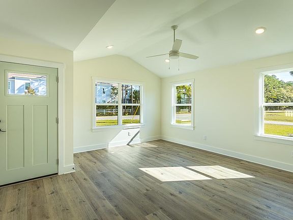3rd image of 202 17th St