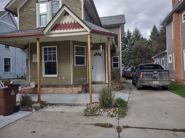 309 E State St, Saint Johns, MI 48879