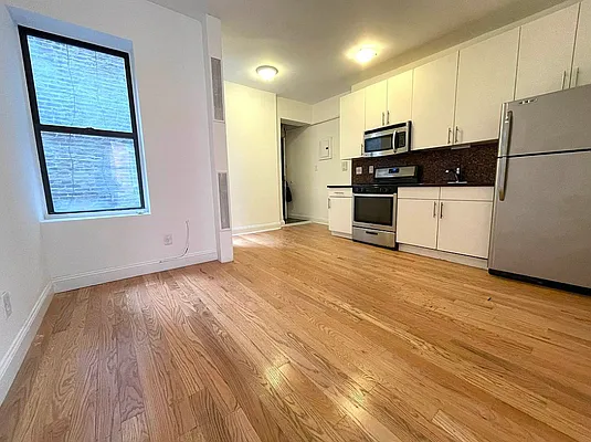 Rented by J PRESTON AND ASSOCIATES INC | media 31