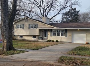 7114 Larsen St, Shawnee, KS 66203