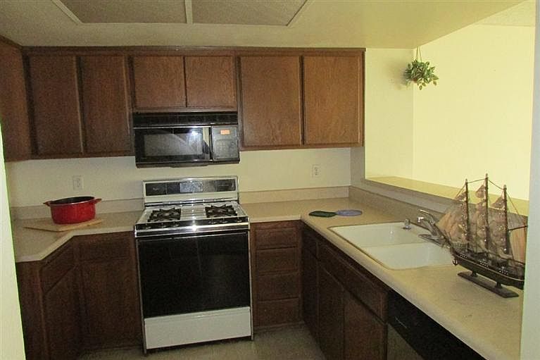 2nd image of 2502 Danube Way