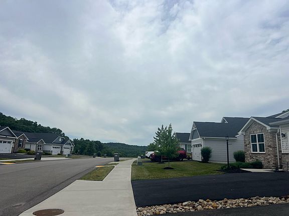 4th image of 715 Celia Way