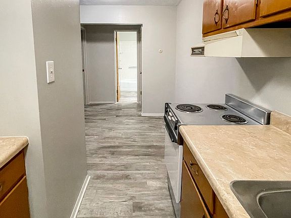 5th image of 2310 N Oakwood Ave APT 7
