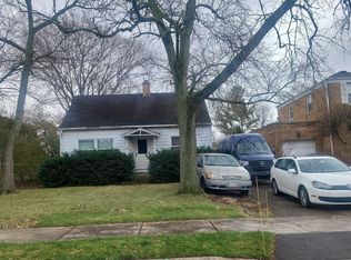 2013 Center Ave, Northbrook, IL