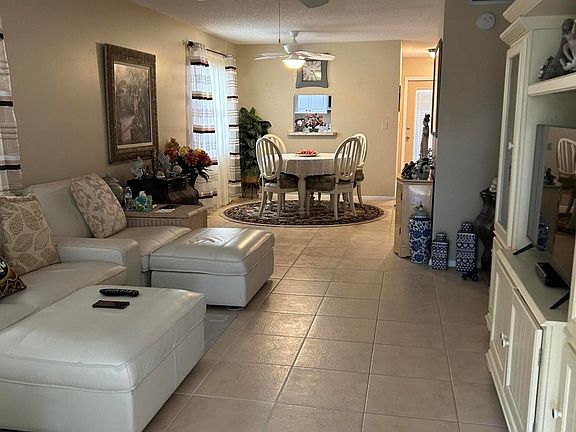 5th image of 12 Vista Palm Lane #101