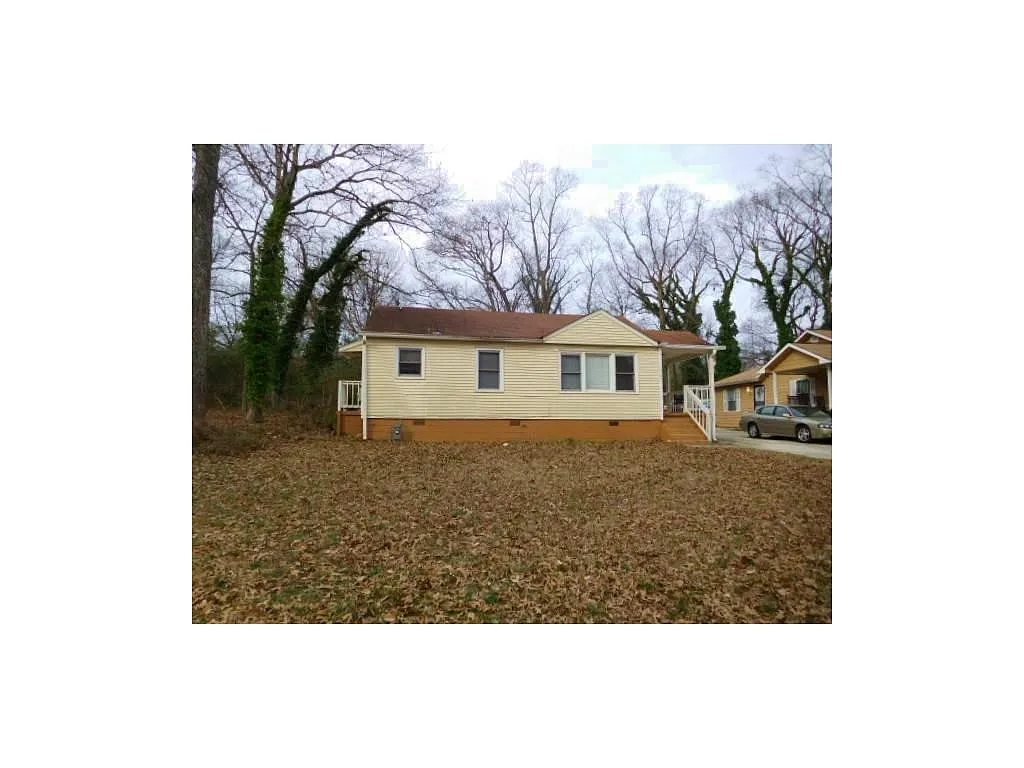 2281 Carey Dr SE photo 1
