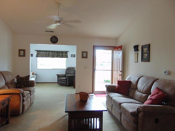3rd image of 420 Virginia Ct