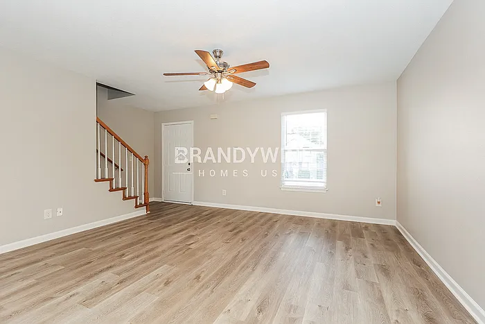 701 Holland Ridge Dr — Photo 4