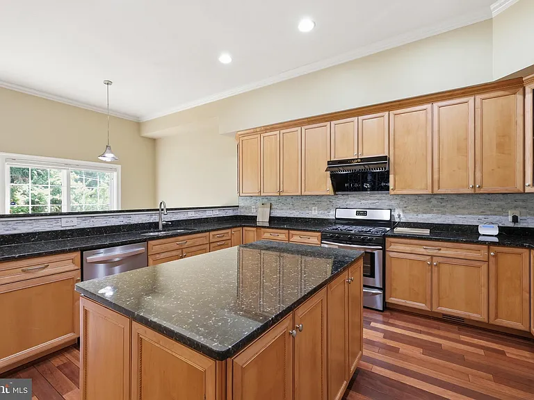 6403 Velliety Ln — Photo 21