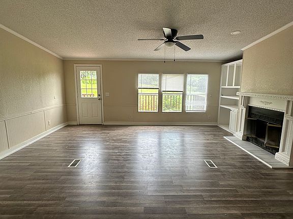 4th image of 1200 Gwinn Ln