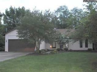 28050 Louise Dr, Solon, OH 44139