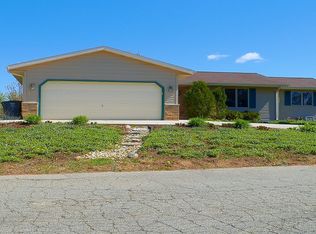 N6640 Laurel Rd, Elkhorn, WI 53121