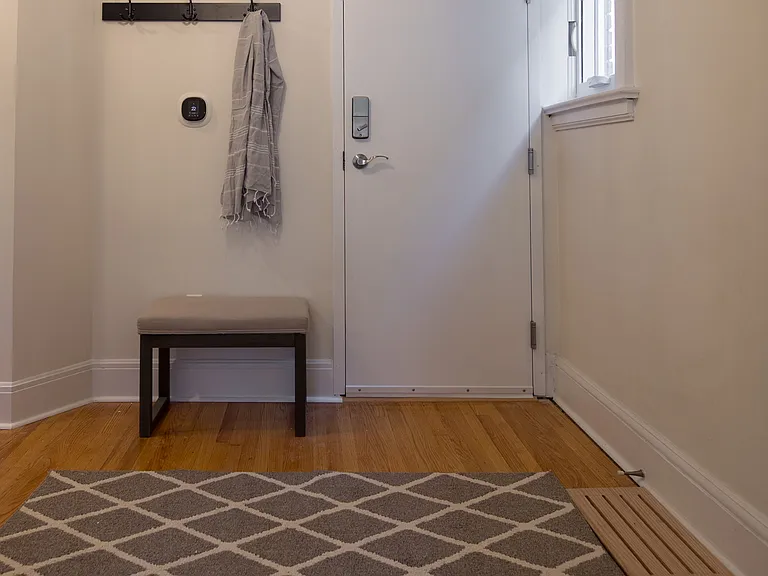 856 Bronson Ave — Photo 50