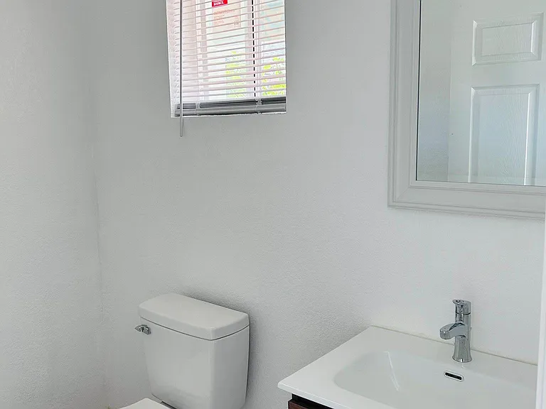529 W Rimby Ave — Photo 2