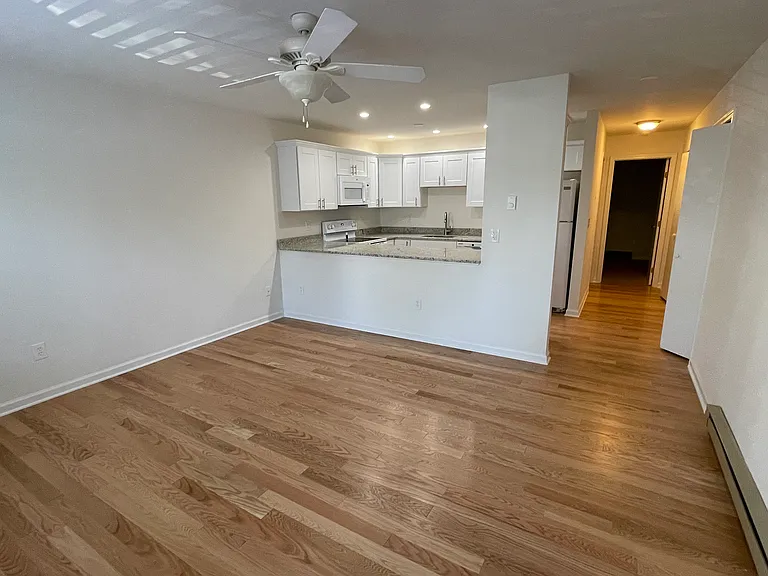 12 Grove St #C — Photo 2