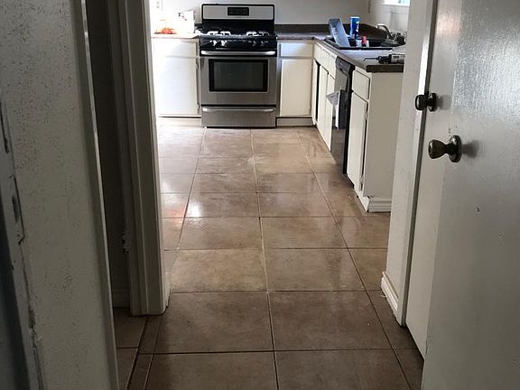 2nd image of 1714 Meadow Green Dr