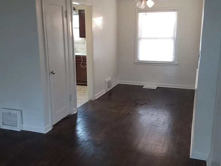 715 Southover Rd — Photo 10
