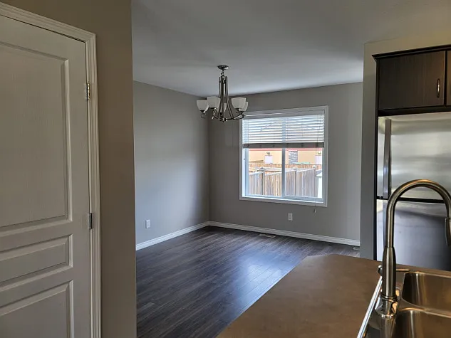 Beautiful 3 Bed, 1.5 Bath in Exciting Sylvan Lake! — Photo 3